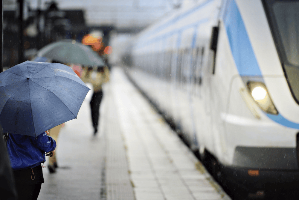 Commuting in the Rain: The Full Guide to Staying Dry, Safe, and Prepared