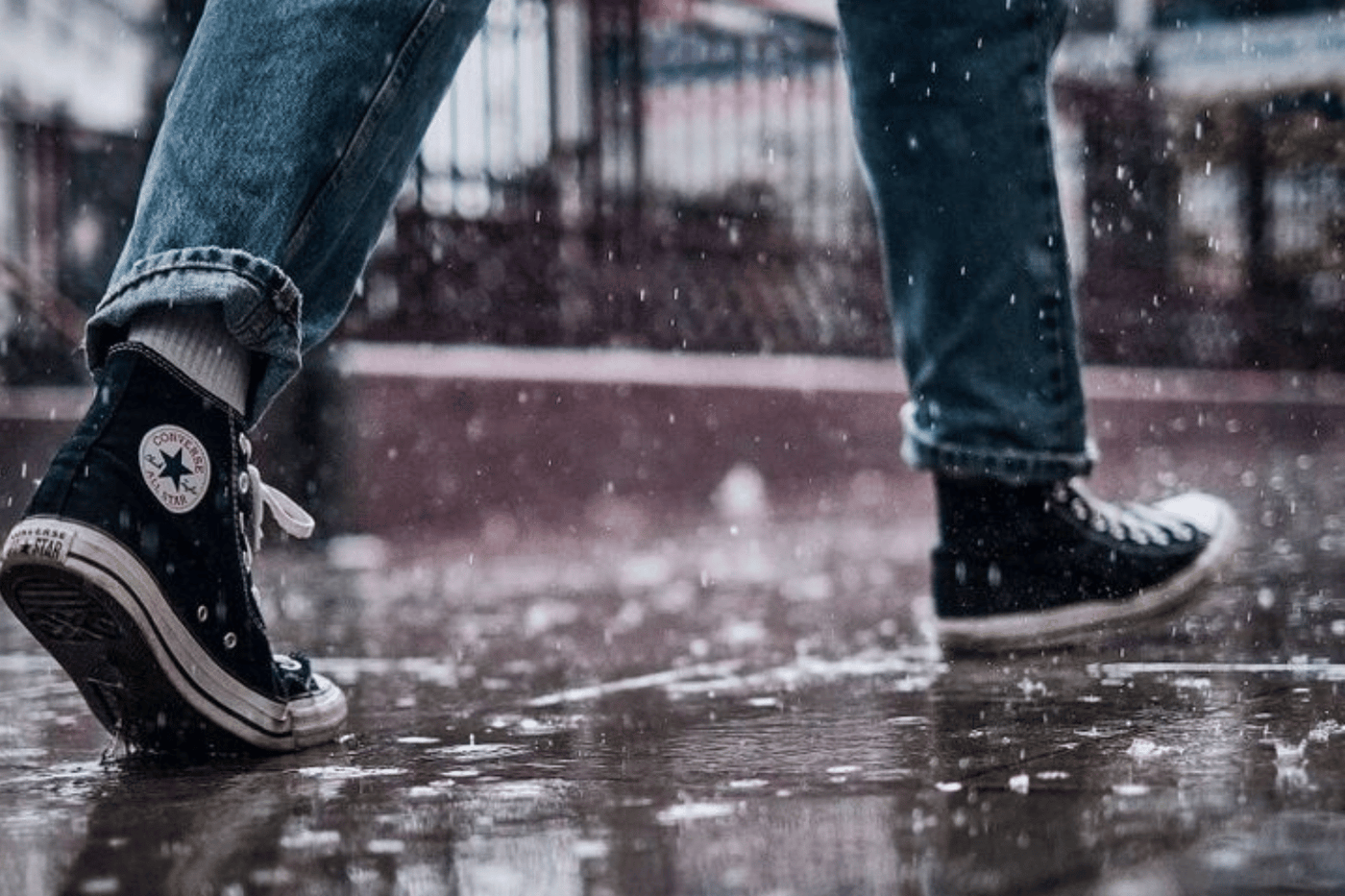 How to Keep Shoes Dry in Rain