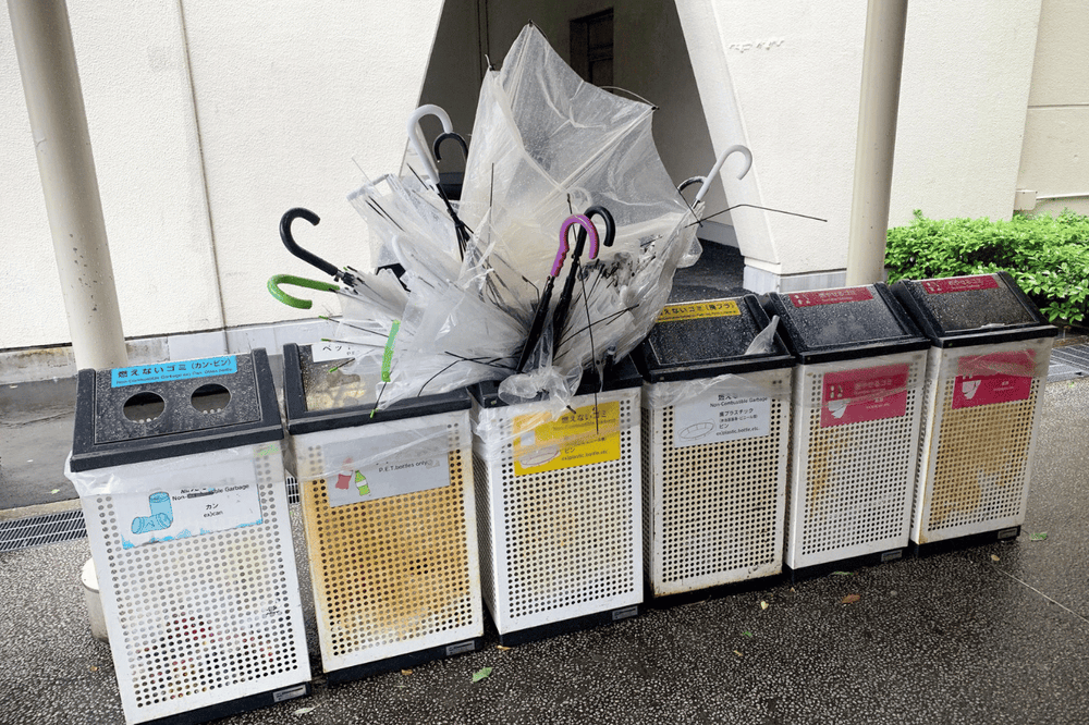 The Cheap Umbrella Epidemic: Why Disposable Umbrellas Are an Environmental Problem